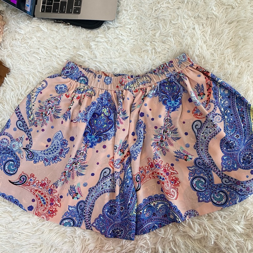 Adorable Express flowy shorts